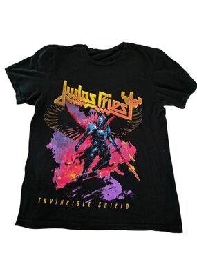 Judas Priest 'Invincible Shield' Tour Band Graphic T-shirt. Black. Unisex S/M